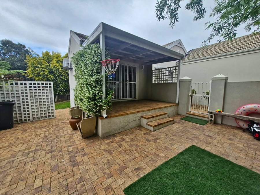 To Let 3 Bedroom Property for Rent in Pinehurst Western Cape